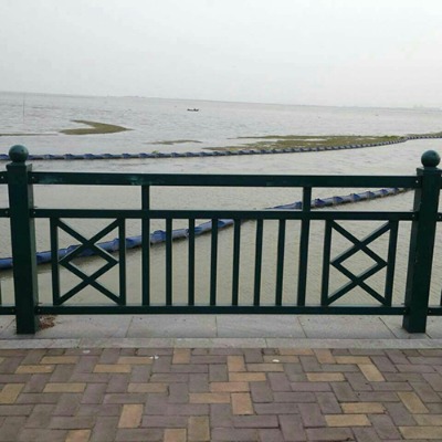 ���h���R·��ײ�ڬF(xi��n)؛�V�������o�ڹ��S�ؑc��·���x��